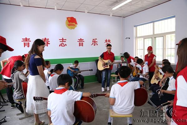 愛(ài)心支教淪為賺錢(qián)工具，這樣的扭曲的“生意經(jīng)”你是否經(jīng)歷過(guò)