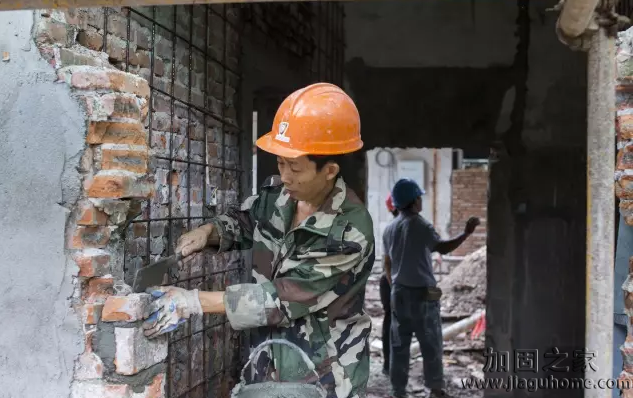 加固改造三百多套周轉(zhuǎn)房，蘭溪為貧困家庭的棚改征遷戶解憂