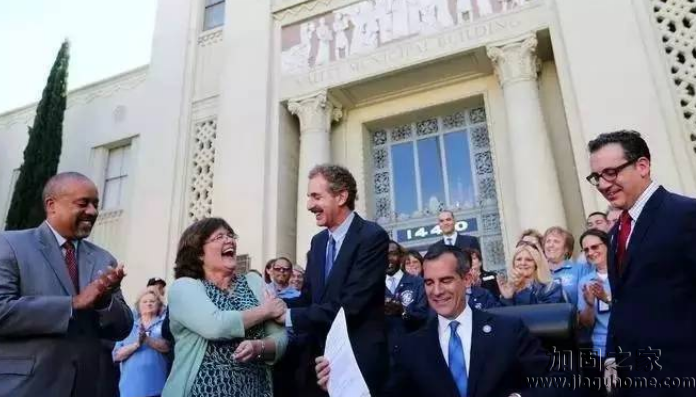 對不符合抗震要求的建筑，要么做抗震加固要么拆除！