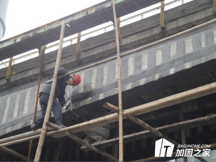 經(jīng)過南昌壇子口立交橋的注意啦！加固施工臨時占用半個車道