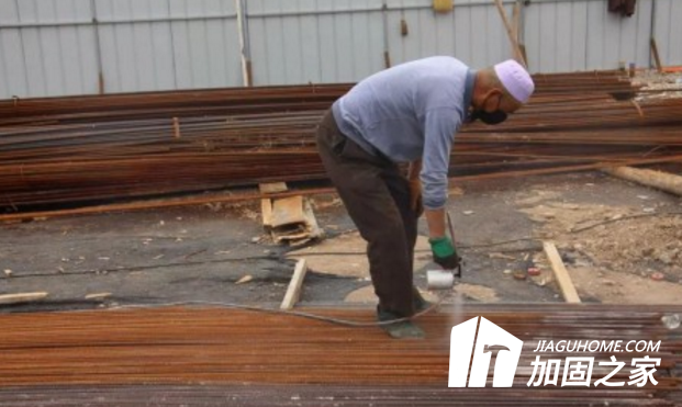 鋼筋必須進(jìn)行鋼筋除銹的原因說(shuō)明！