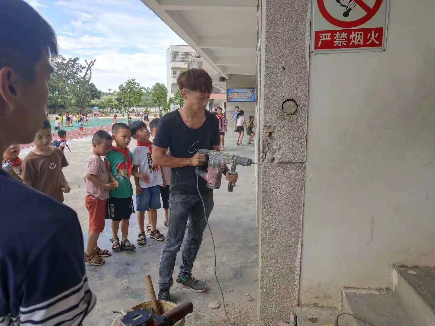 1541077916984051.jpg 143807773214297044.jpg