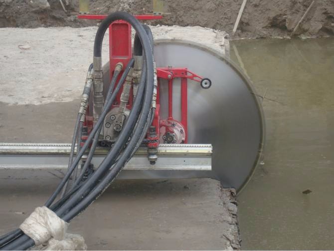 1541340763230563.jpg 153421667638376.jpg