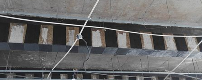 房梁出現(xiàn)病害，該用哪些方法做梁加固?