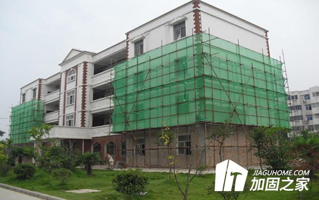 校舍抗震加固施工時，需要注意哪些事項?