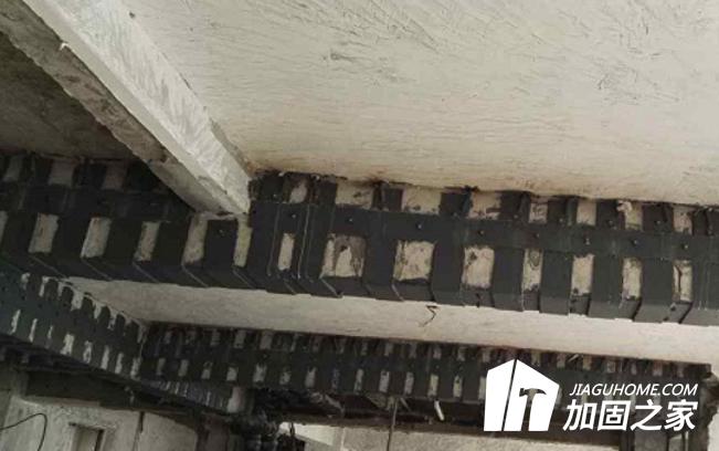 粘鋼法處理梁底時，需要注意哪些地方?