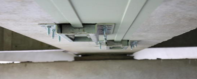 商業(yè)綜合體梁構件承載力不足加固案例