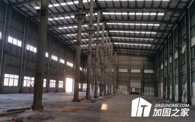 在鋼結(jié)構(gòu)廠房加固中，結(jié)構(gòu)柱如何加固?