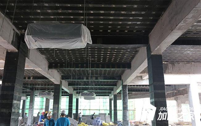 工業(yè)廠房出現(xiàn)結(jié)構(gòu)裂縫，應(yīng)該如何加固?