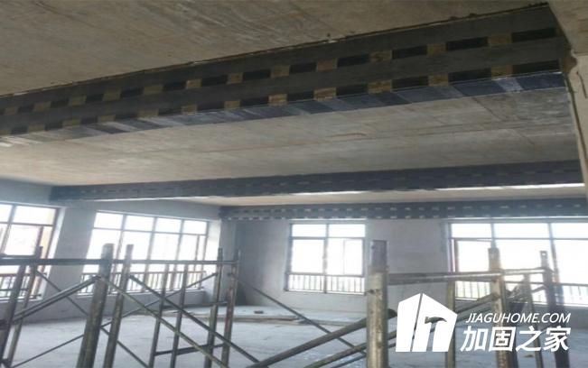 碳纖維加固操作簡(jiǎn)單，也要按照規(guī)范施工