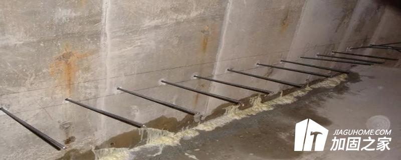 結(jié)構(gòu)配制鋼筋不足造成的裂縫如何修補