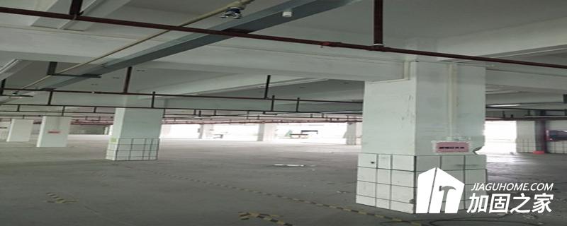 根據(jù)標(biāo)準(zhǔn)，下列情況廠房應(yīng)進(jìn)行可靠性檢測鑒定