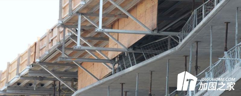 網架主要受力桿件撓度和強度檢測