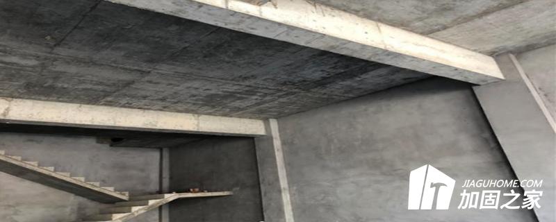 陽臺和客廳之間的矮墻不能動