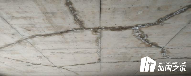 如何辨別樓板開(kāi)裂