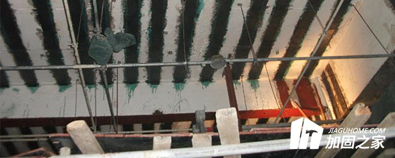 粘貼碳纖維布和粘鋼加固的主要優(yōu)缺點(diǎn)