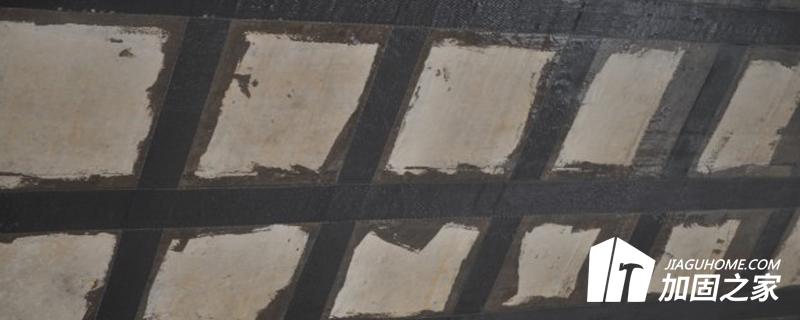 碳布加固后表面抹灰受影響的預(yù)防方法: