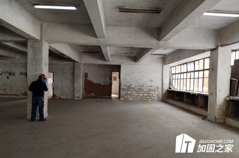 房屋檢測(cè)項(xiàng)目負(fù)責(zé)人在現(xiàn)場(chǎng)應(yīng)該做些什么?