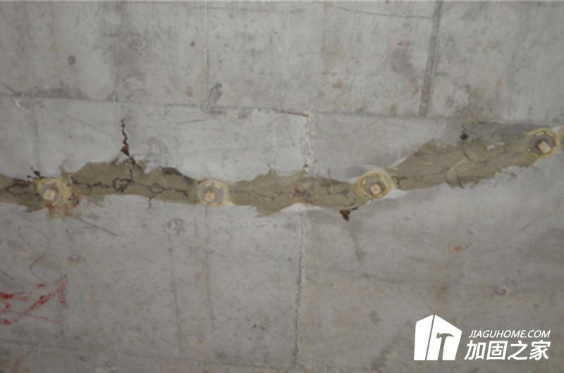 房屋檢測(cè)對(duì)于房屋裂縫應(yīng)如何描寫(xiě)?