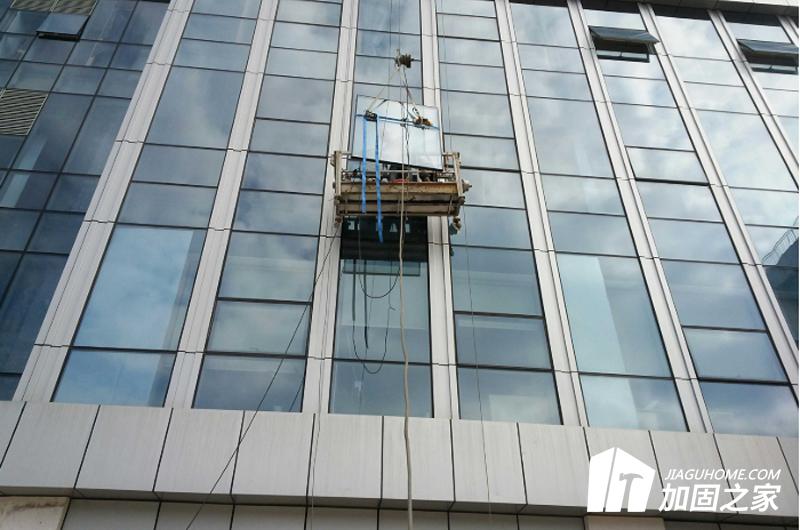 玻璃幕墻構(gòu)造連接的檢測