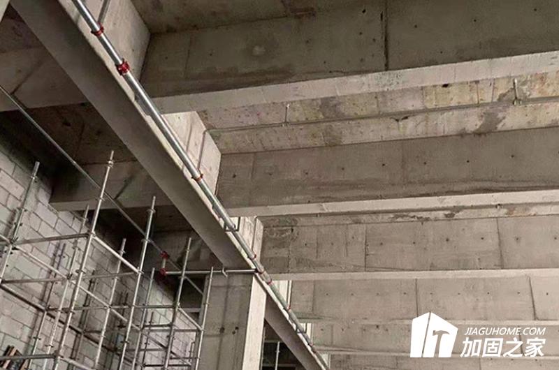 上層托架加固方法