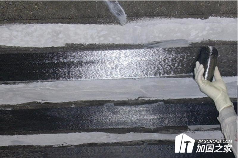 粘貼碳纖維的時候需要注意一些事項(xiàng)