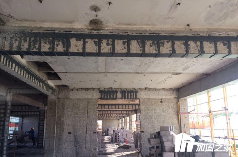 房梁開洞需謹慎，開洞后做好加固