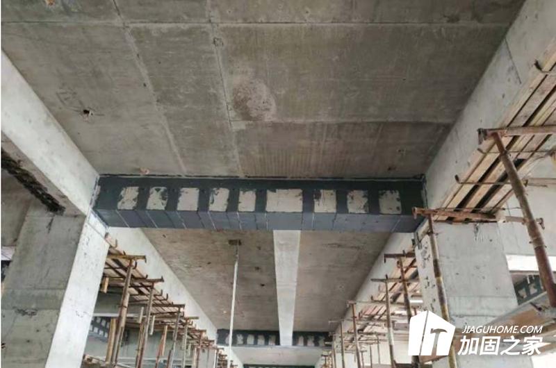 粘鋼加固后結(jié)構(gòu)穩(wěn)定，抗沖擊性強(qiáng)