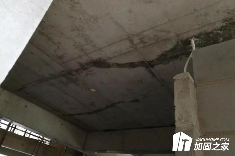 處于使用狀態(tài)的樓板為什么會(huì)開(kāi)裂?