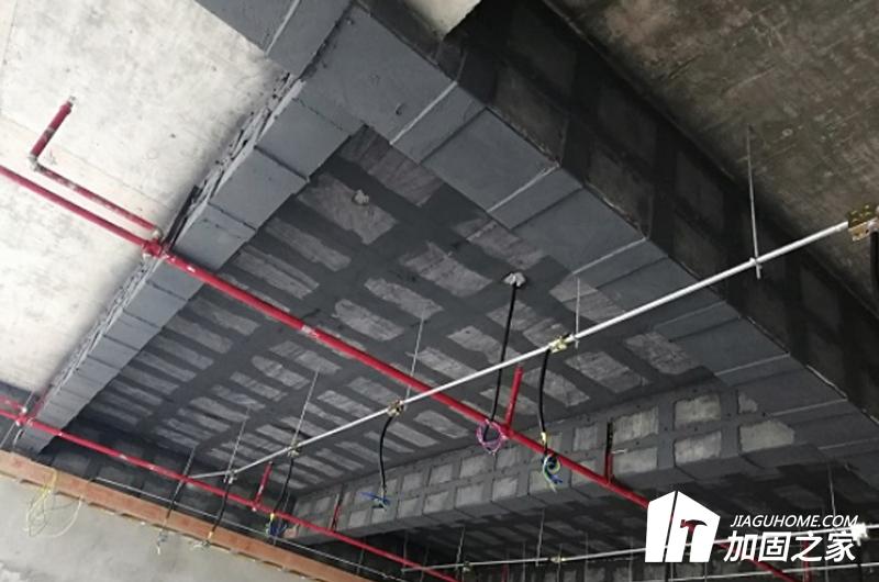 對(duì)碳纖維布與鋼板進(jìn)行換算，通過(guò)分析得出