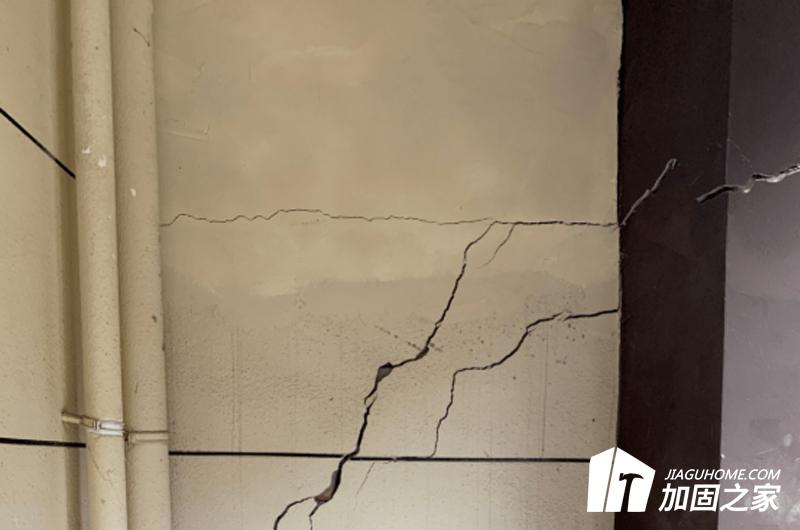 裂縫根據(jù)成因，大致可劃分為以下五類