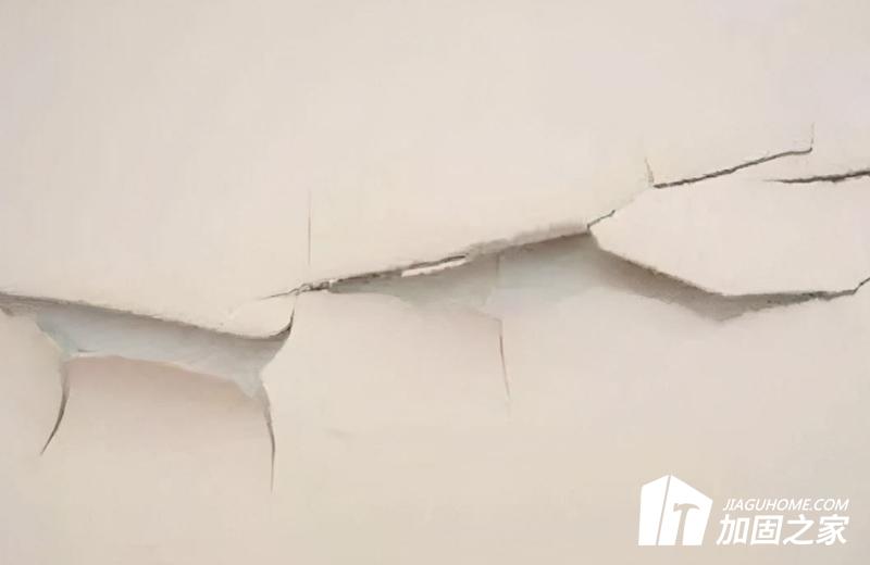 房屋出現(xiàn)裂縫會(huì)導(dǎo)致倒塌嗎？