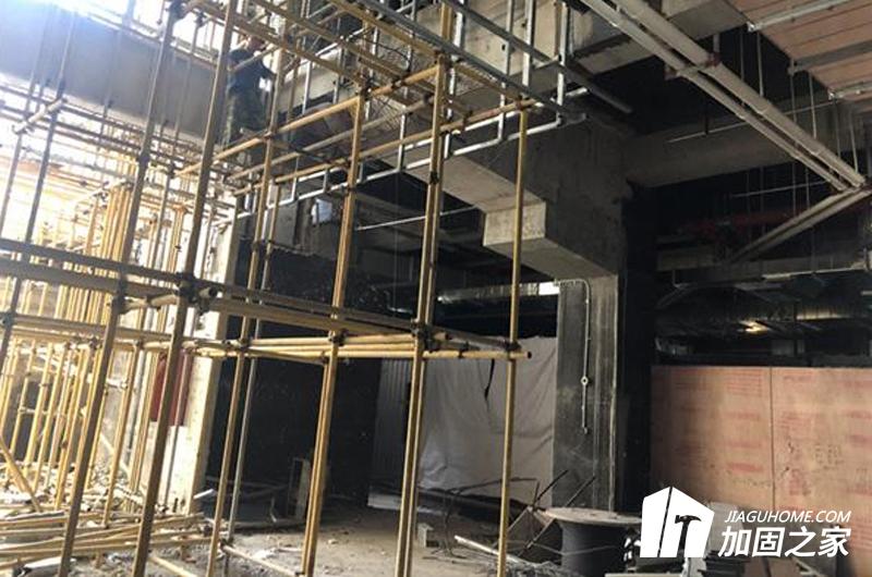 在建筑加固中，原材料有哪幾類?