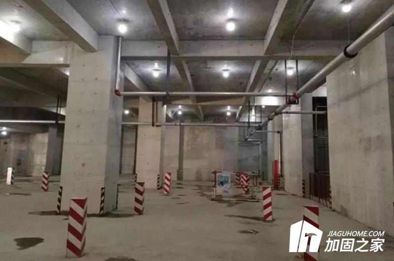 運用先進的加固改造設(shè)備對廠房進行施工