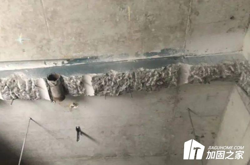 梁上開洞加固過(guò)程中，應(yīng)遵循一定的施工步驟