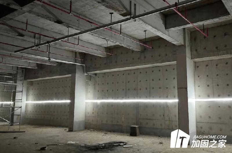 建筑加固運(yùn)用先進(jìn)的設(shè)備進(jìn)行施工