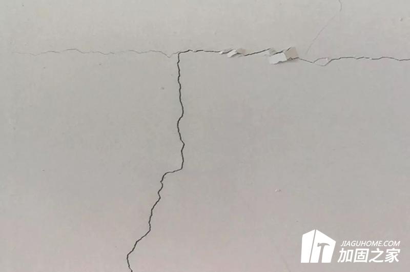 墻體裂縫修補需要及時處理好
