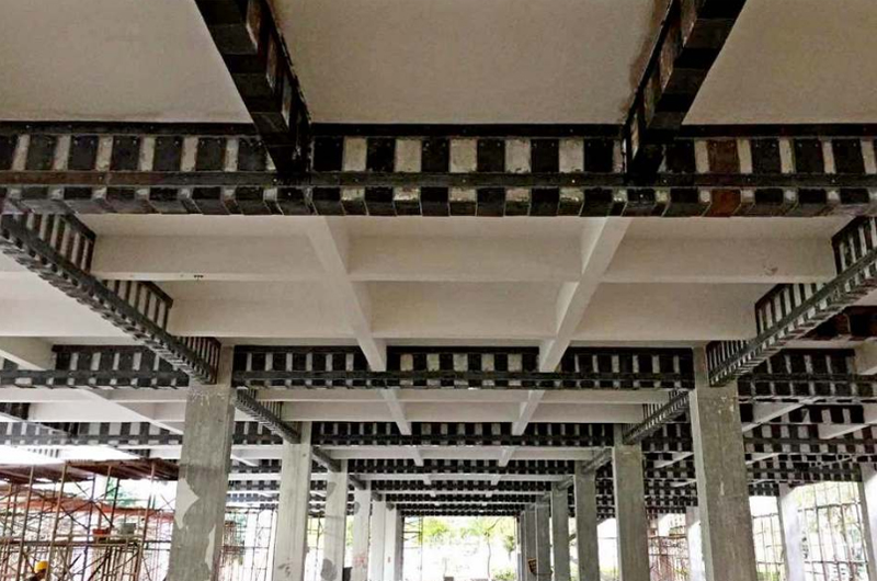 根據(jù)建筑物的功能和特點(diǎn)，選擇合適的加固方案