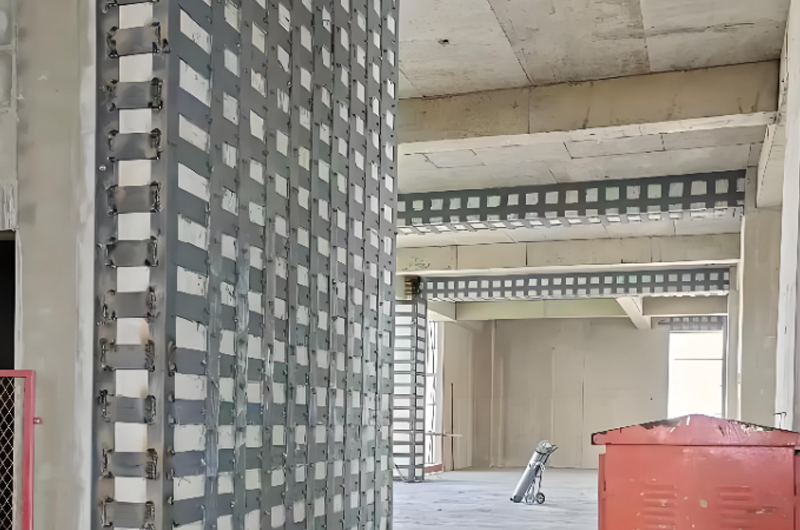 經(jīng)過(guò)檢測(cè)發(fā)現(xiàn)抗震等級(jí)不達(dá)標(biāo)的建筑物